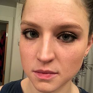 Meet your Posher, Corinne